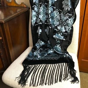 Shawl or scarf. Gorgeous!